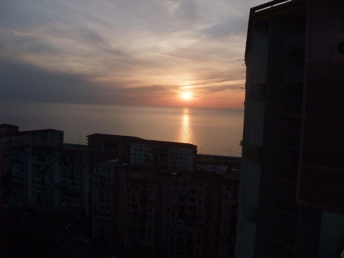 Apartment With Black Sea View Batum Dış mekan fotoğraf